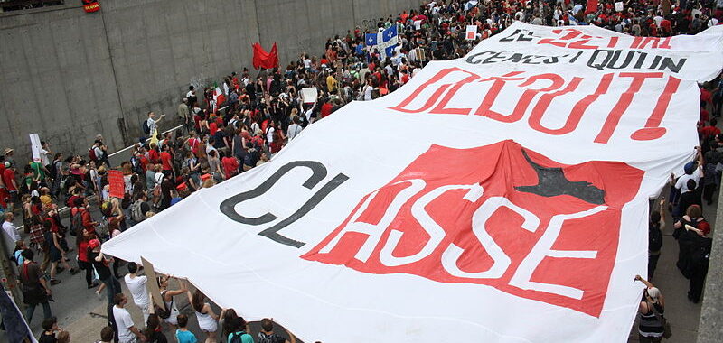 Bannière géante de la CLASSE durant la manifestation du 22 mars 2012